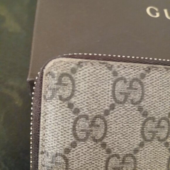 Gucci GG Supreme Canvas Zip Around Wallet Beige/Brown Gold Hardware - Picture 5 of 8